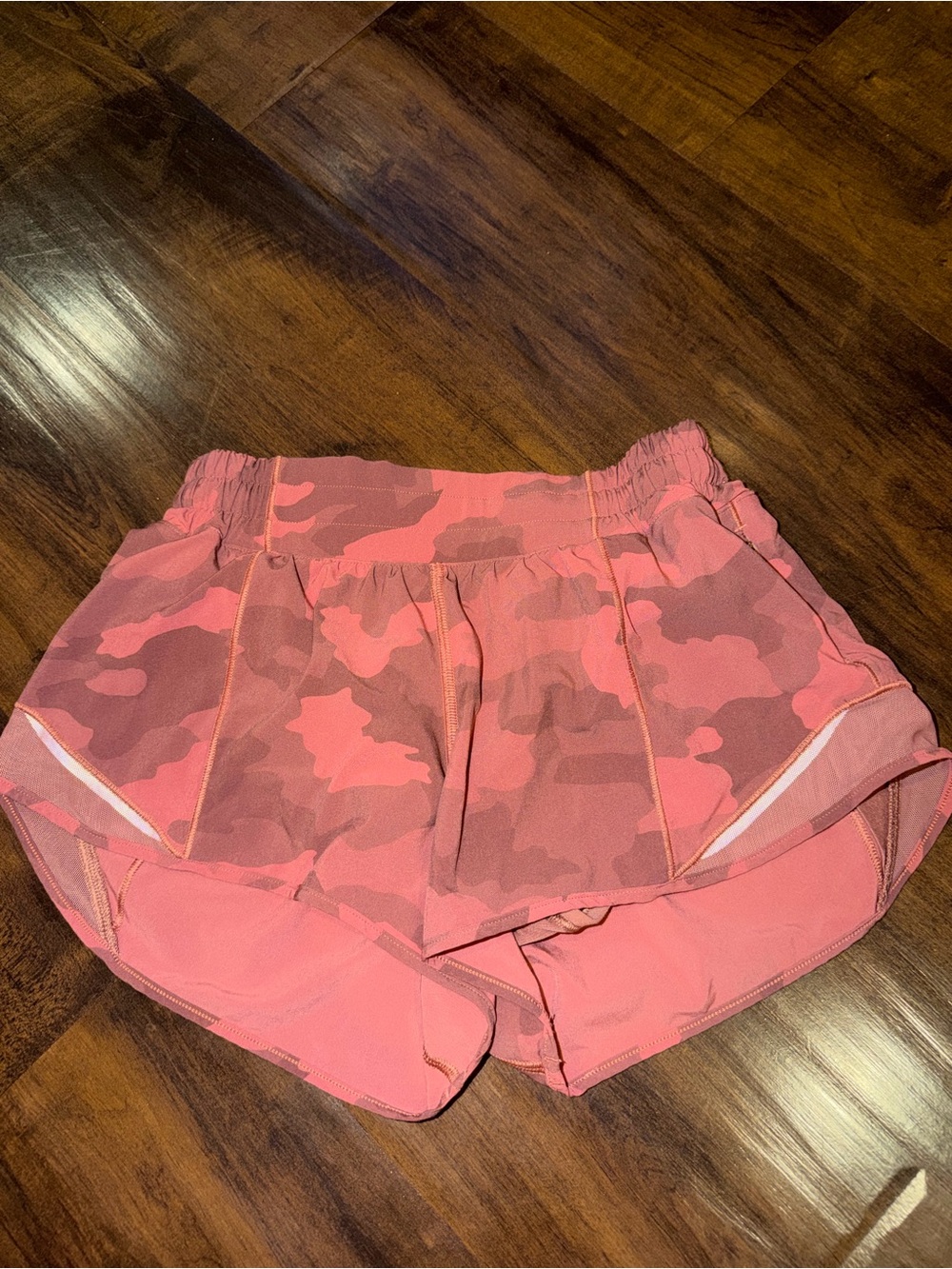 Lululemon Hotty Hot 2.5 Inch Low Rise Pink Camo Athletic Shorts